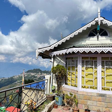 Eagle'S Nest Homestay ดาร์จีลิง ภายนอก รูปภาพ