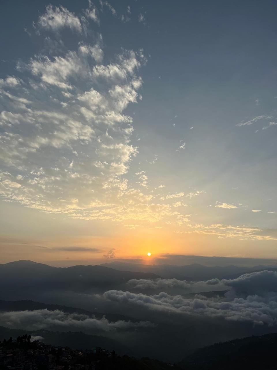 Eagle'S Nest Homestay ดาร์จีลิง ภายนอก รูปภาพ